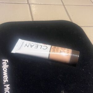 COVERGIRL Clean Invisible Liquid Foundation - 120 creamy natural